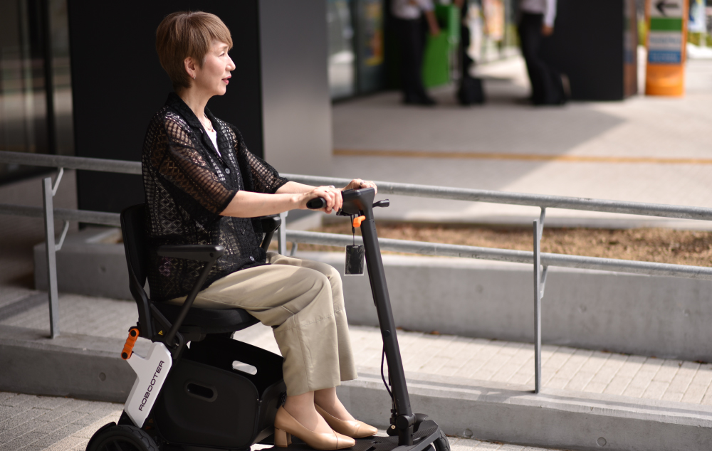 ROBOOTER J+VISION<br>展示・試乗店舗 拡大中